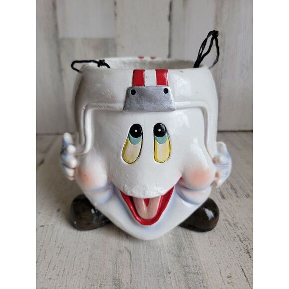 Wisconsin Badgers football trick or treat vintage basket candy Halloween ghost - Picture 1 of 11